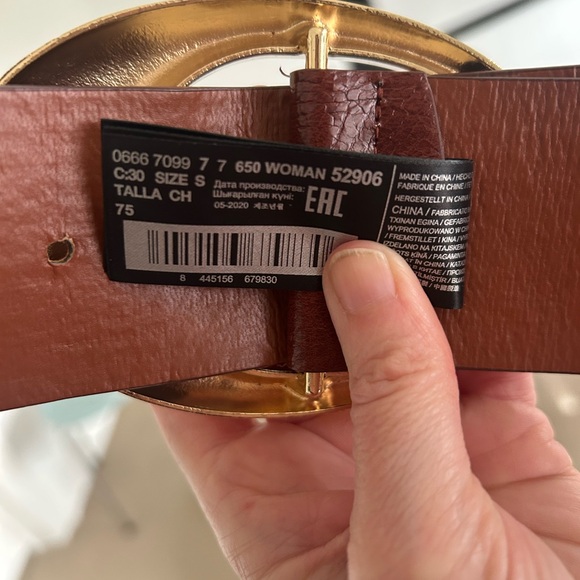 Elegant Brown Belt with Gold Buckle - Picture 4 of 4